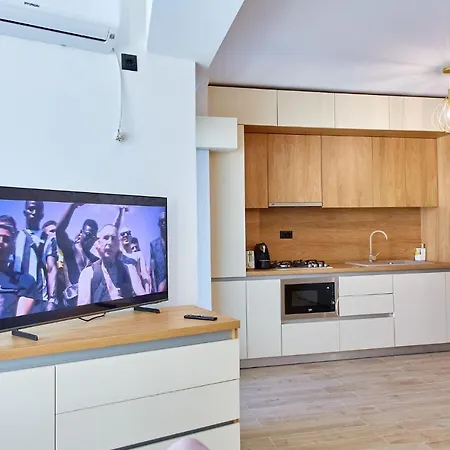 Tesoro By Infinity Alz Apartment